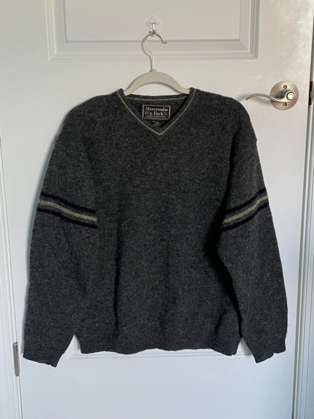 Abercrombie & Fitch y2k Men's Dark Charcoal V Neck Sweater Large 54349